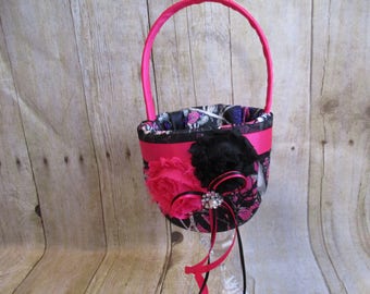 Muddy Girl Camo Flower Girl Basket,  Muddy Girl Flower Girl Basket with Black and Pink, Wedding Flower Girl Basket, Muddy Girl Camo