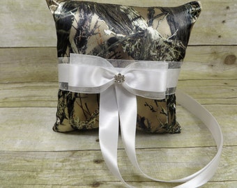 Wedding Pillow, Camo Ring Pillow, Ring Bearer Pillow, True Timber camo, Wedding Accessories, White Ring Pillow