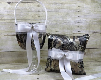 Camo Flower Girl Basket, Camo Ring Pillow, Ring Bearer Pillow, Flower Girl Basket, True Timber, Wedding Accessories, Brown Camo and White