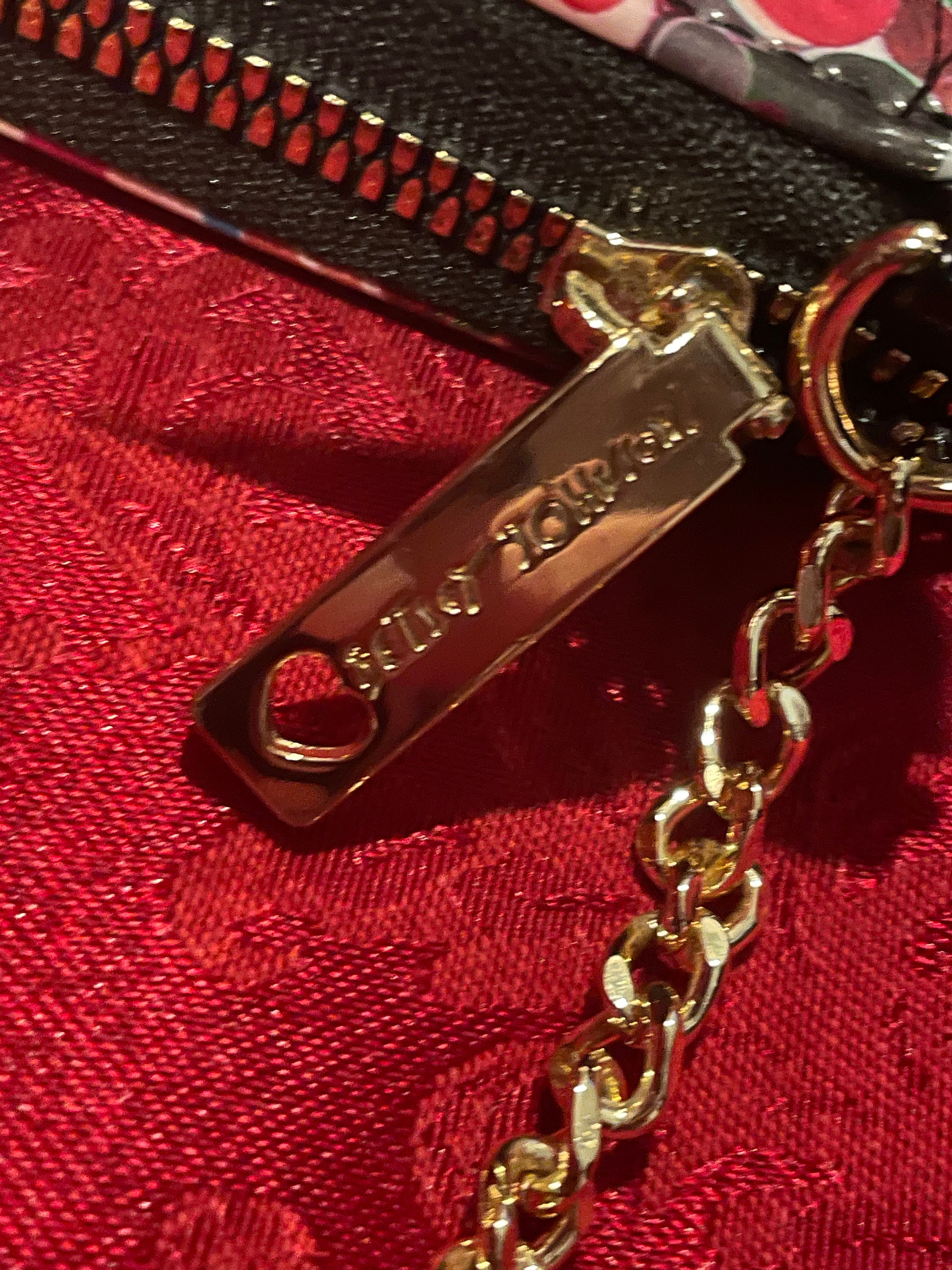 Nwt Betsey Johnson Crossbody: Gunmetal Accents - d2aoxjn