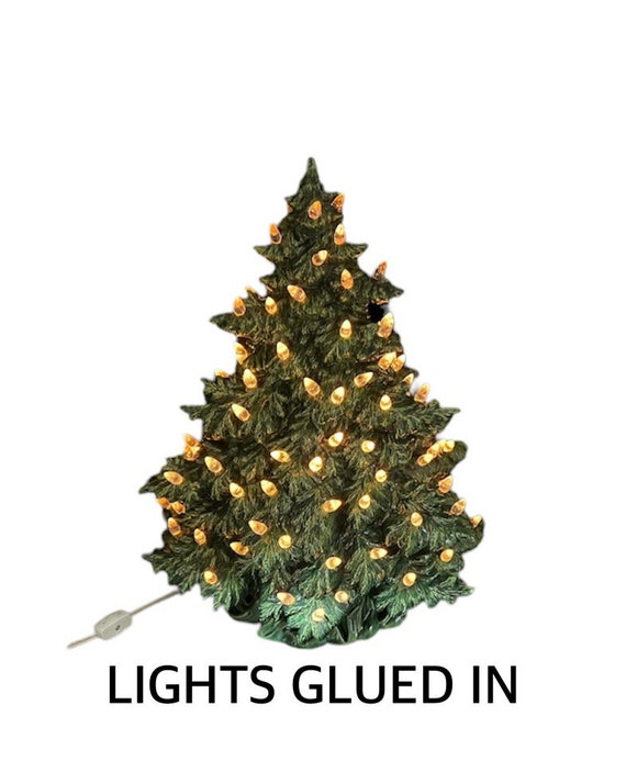 緑の陶器製クリスマスツリー：フレイザースタイル、接着ライト - Etsy 日本