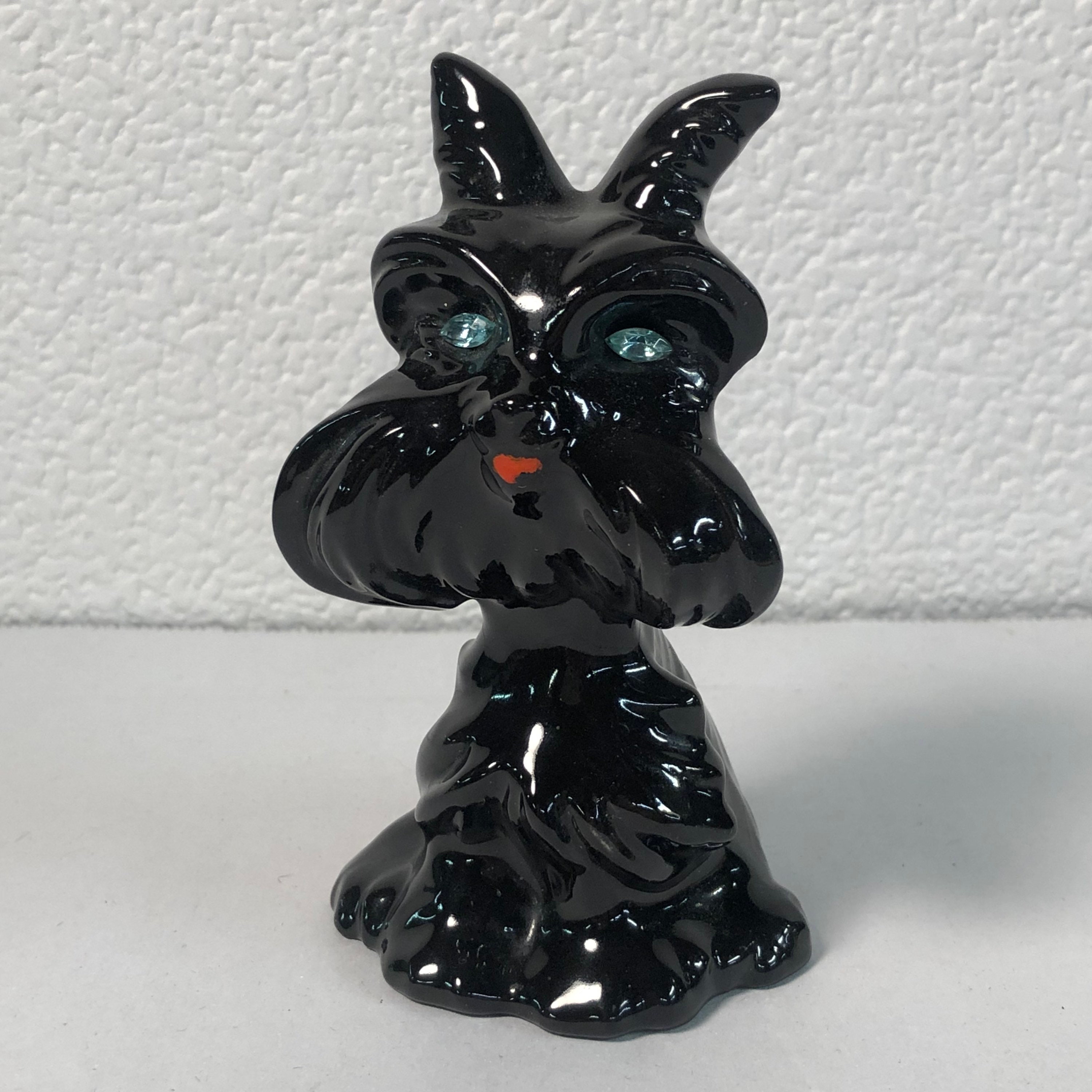 Terrier de cerámica vintage de Roselane con ojos de joyas