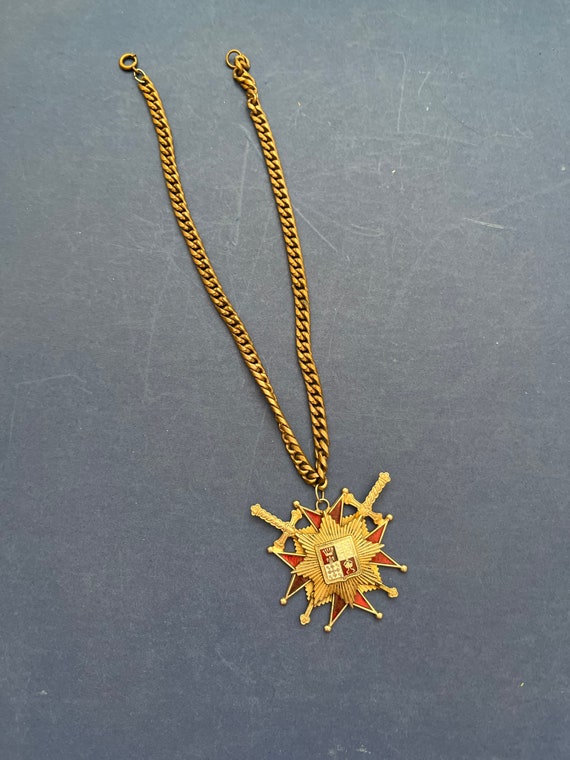 Vintage Coat Of Arms Crest Gold Tone Pendant Gem