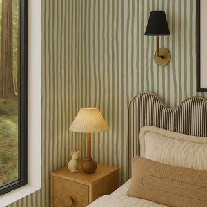 ドルチェストライプ壁紙、オフホワイトとセージ
