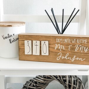 Wedding countdown Personalised engagement gift Countdown | Etsy