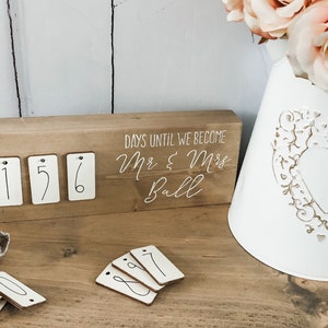 Wedding countdown Personalised engagement gift Countdown | Etsy