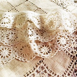 Pretty Scalloped Antique Hand Embroidered Anglaise Lace Trim - Cream Batiste - Salvage - Craft Create Dolls