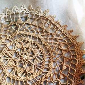 Fabulous Earthy Rustic Ecru Vintage Handmade NeedleLace Doily / Mat - Point Venise - Bobbin Lace