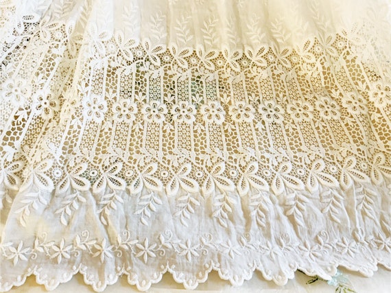 ANTIQUE SKIRT - Absolutely Gorgeous Heavily Embro… - image 3