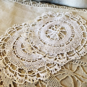 Handmade Vintage Fine Linen Bobbin Lace Doily - Cluny Lace - Shabby Decor
