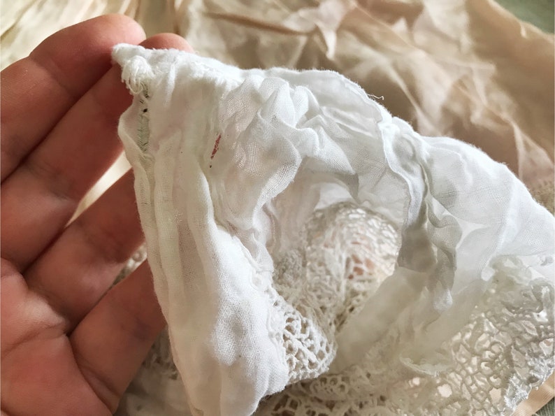 Pretty White Cotton Antique Victorian Handmade Baby\u2019s Bonnet Schiffli Lace