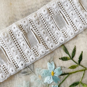 Exquisite Fine Hand Embroidered Lace Trim Eyelets Ribbon Insertion ...