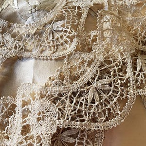 Linda renda de bilro francesa vintage feita à mão - Travesseiros, abajures e fantasias artesanais