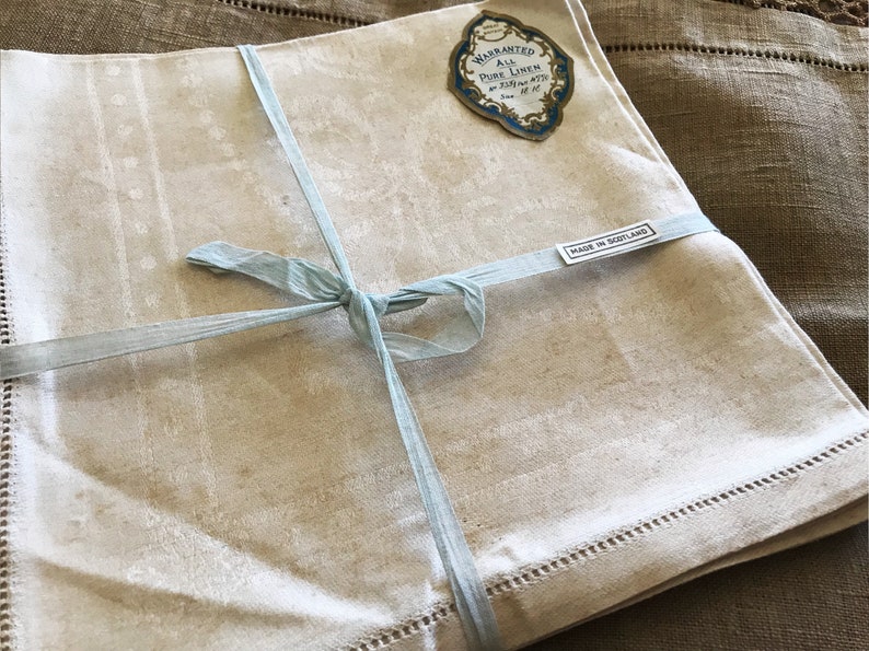 Unused Vintage Scotland Vintage Set 6 Linen Damask Serviettes