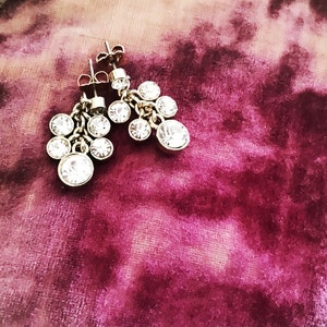Brincos/pingentes vintage de strass prateados para mulheres