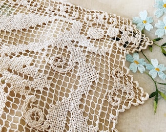 Pale Ecru Floppy Linen Handmade Hand Knotted Filet Lace Vintage Doily / Appliqué