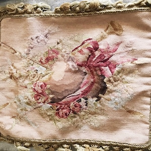 Atemberaubender handgefertigter Vintage Aubusson Kissenbezug - Handgewebter - Romantischer Stil, Bänder Rosen Herz Bogen & Pfeile