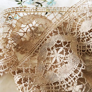 Beautiful Handmade French Vintage Natural Linen Bobbin Lace
