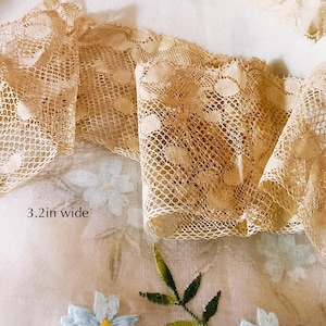 Beautiful Wide Vintage Ecru Valenciennes Lace -  Net Lace - Shabby Chic - Haberdashery Craft Dolls Pillows