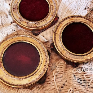 Chippy Worn Shabby Chic Picture Frames - Miniature Free Standing Frame - Metal with Burgundy Velvety Backs