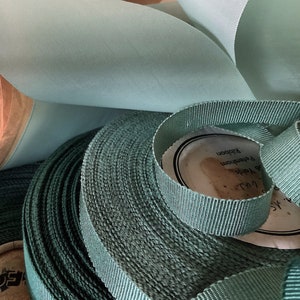 Vintage Turquoise / Green Shades Petersham Ribbons - Taffeta - Craft Dolls Costumes Hats Cushions Bows