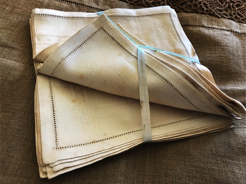 Unused Vintage Scotland Vintage Set 6 Linen Damask Serviettes