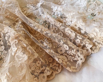 Pretty Fine Antique Handmade Carrickmacross Lace - Ecru Net Lace - Salvage Craft Dolls Costumes