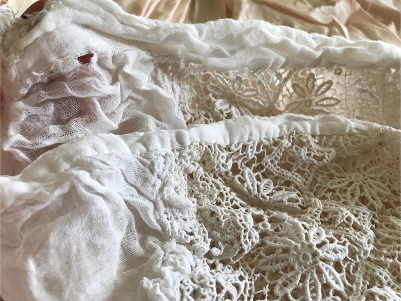 Pretty White Cotton Antique Victorian Handmade Baby\u2019s Bonnet Schiffli Lace