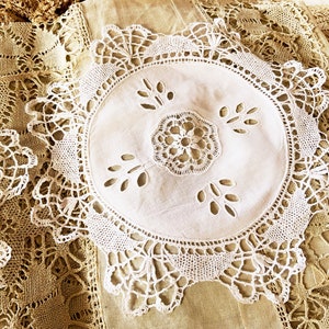 Fine White Vintage Linen Doily - Beautiful Handmade Linen Bobbin Lace - Handmade Eyelet Embroidery - Fabulous Floppy Hand