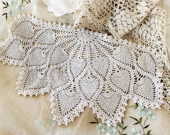 Napperon blanc vintage en dentelle au crochet fait main