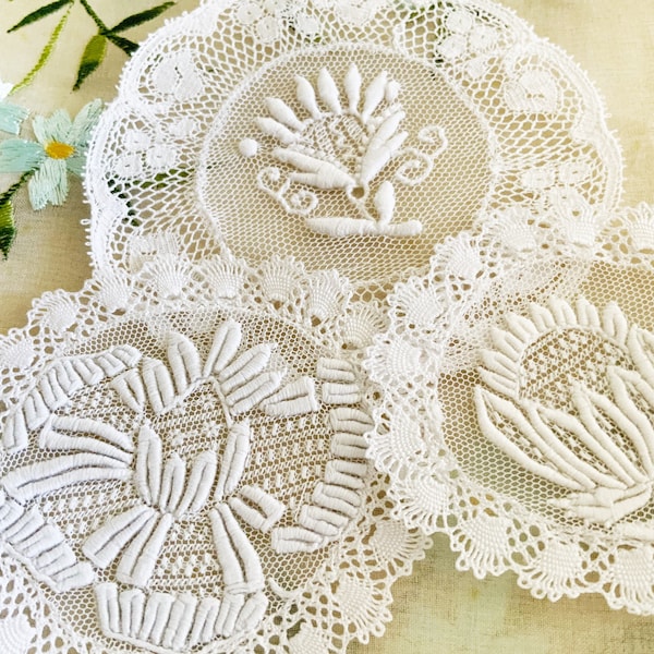 Lovely Hand Embroidered Tulle & Valenciennes Lace Handmade White French Antique Normany Lace Rondel / Appliqué - Intricate Details