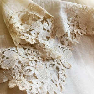 Antique Duchesse Lace Handkerchief - Fine Cotton - Victorian Ladies