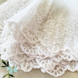 Beautiful White Vintage Tambour Lace - Embroidered Net Lace - Craft Dolls Costumes Lampshades