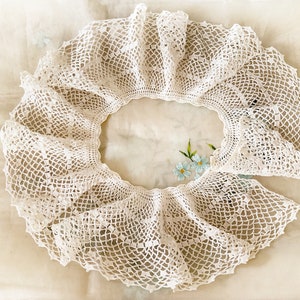 Full Ruffled Vintage Handmade Crochet Lace Collar - Craft Girls Costumes