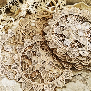 Very Pretty Vintage Handmade NeedleLace Doily / Mat -  Reticella Lace