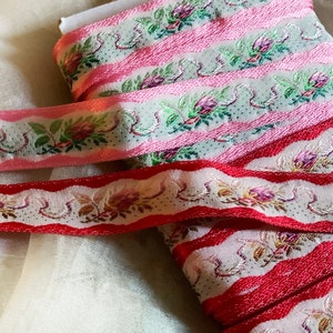 3 opções - Acabamento em fita jacquard vintage - Botões de rosa - Armarinhos para bonecas artesanais