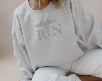 Sudadera de enfermera neutral - Camisa de enfermera simple - Regalo de enfermera - Camisa de enfermera de gran tamaño - - Sudadera de enfermera divertida - Enfermera registrada - Enfermera de urgencias