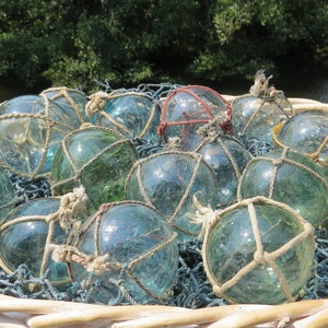 Japanska glasflöten 2" Lot-10 med nät Havsfiskedekor Autentiska hantverksmässiga blågröna aqua nyanser Antikviteter!