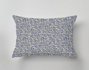 Outdoor Pillow - DITSY DAISY blue