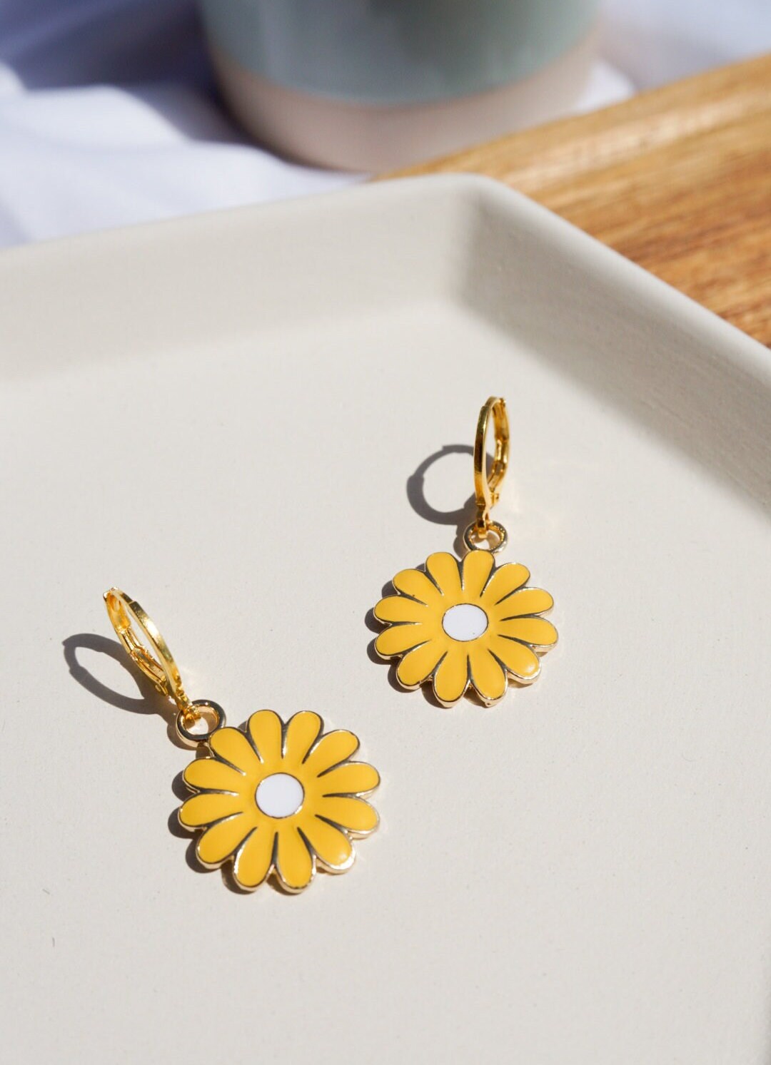 Toolally - Daisy Hoop Earrings main image 1