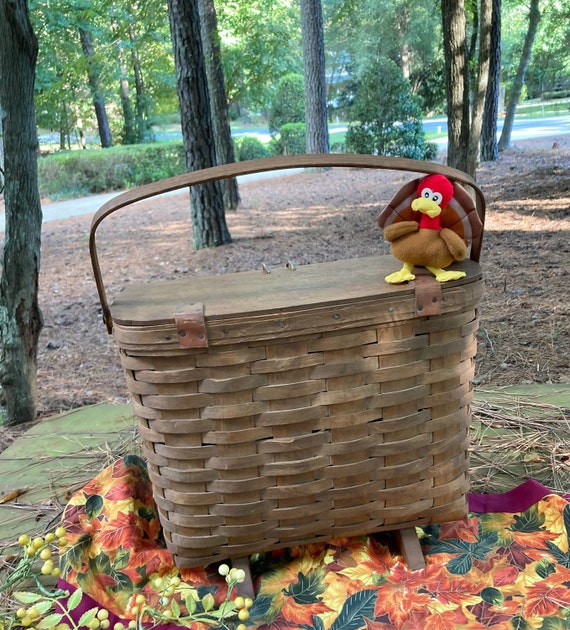 RARE Handwoven Longaberger Basket With Lid and Swing Handle RARE Handwoven Longaberger Basket With Lid and Swing Handle