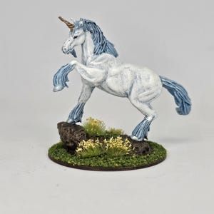 EINHORN || Handbemalte Miniatur eines Pathfinders für Dungeons and Dragons