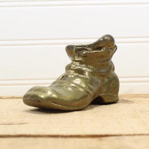 Brass Shoe, Peerage England Vintage 1960&#39;s paperweight, Great color and patina, Matchstick holder, BoHo home Decoration