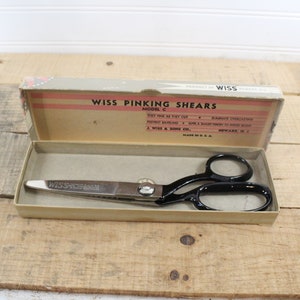 Vintage JOY Deluxe Pinking Shears, Leather Case, For Fabric Condition  Excellent