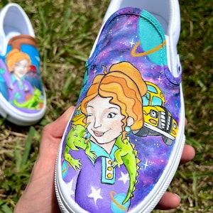 Custom Handbemalte Mrs. Frizzle Vans, Custom Lehrerschuhe, die magischen Schulbus Vans
