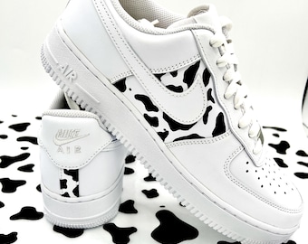 Op maat gemaakte handgeschilderde koeienprint AF1's, westernsneakers