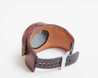 Tactical smartwatch covers leather brown or black protect against dirt and dust bumps and scratches. Ergonomic shaped leather