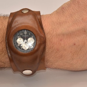 Leather watch cover brown 40/50mm size. Protect your watch from dirt and dust vintage military watch strap cover. Easy to open whit hole