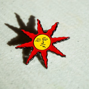 Solaire Praise the Sun Warrior of Sunlight Medal Lapel Pin