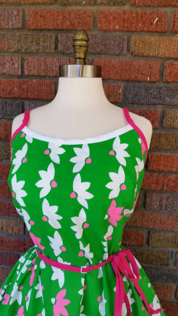 50s Floral Dress Green Pink Daisy Floral Print wi… - image 4